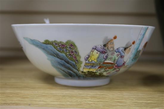 A Chinese famille rose bowl Diameter 18cm